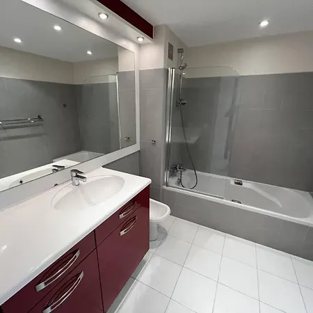 204 - La Croisette - Face Avec Balcon *